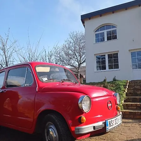 Vikendica Smokvica * 斯雷姆斯基卡尔洛夫奇